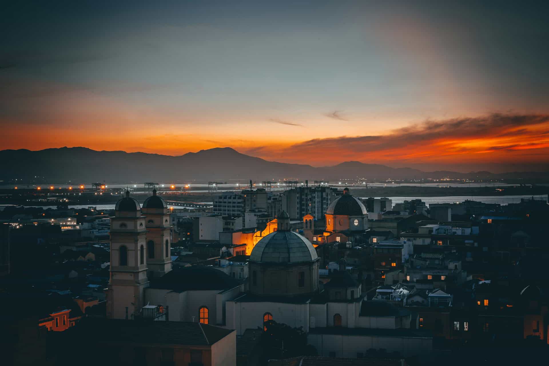 Cagliari bij nacht